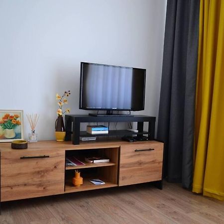Modern City Center 2 Bedroom Apartment โซเฟีย ภายนอก รูปภาพ