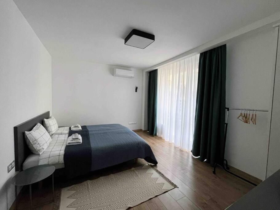 Modern City Center 2 Bedroom Apartment โซเฟีย ภายนอก รูปภาพ